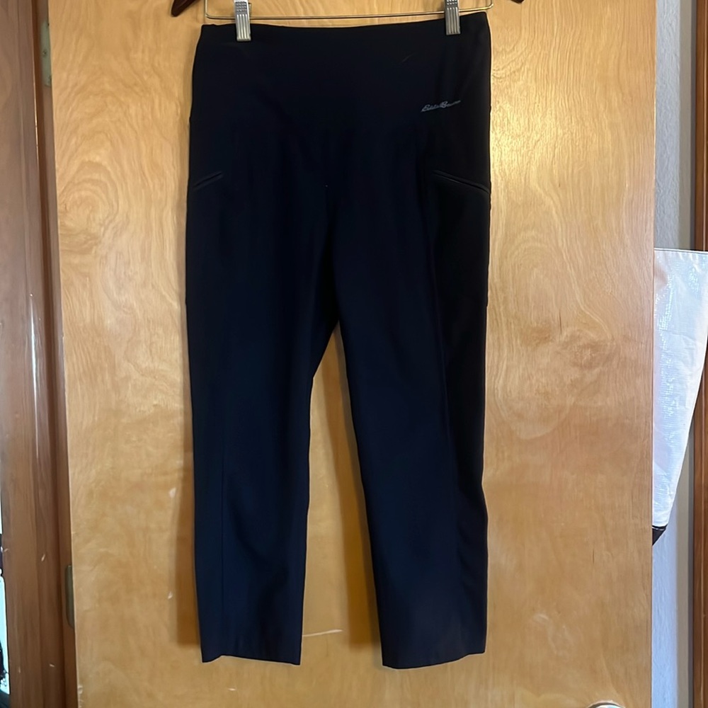 Eddie Bauer - medium capri black leggings with side pocket zippers.